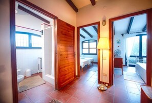 6 habitaciones, escritorio, wifi gratis y ropa de cama