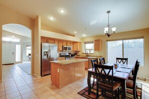 Fridge, microwave, stovetop, dishwasher