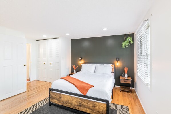 3 bedrooms, iron/ironing board, free WiFi, bed sheets