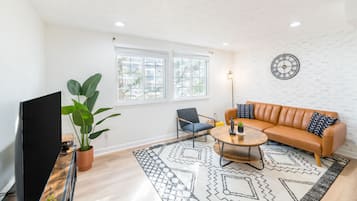 智能电视、桌上足球