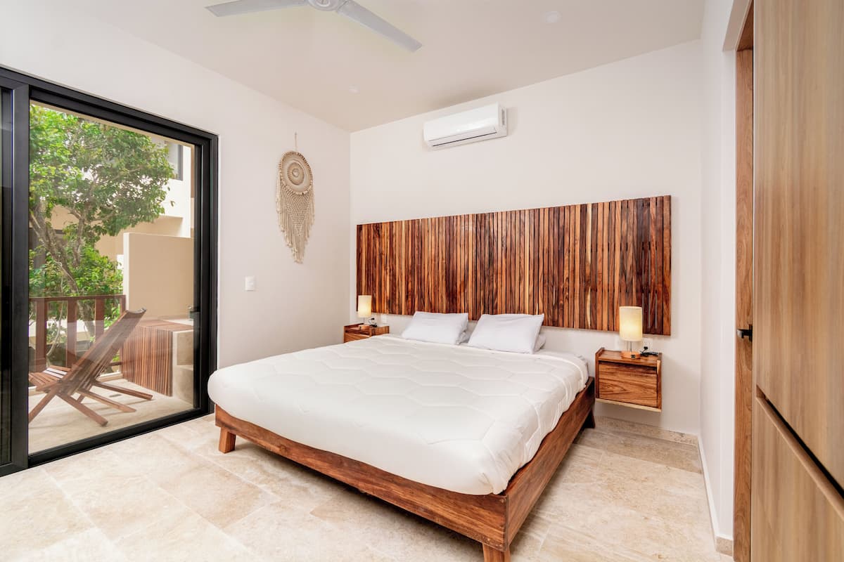 Standard Apartment, 1 King Bed with Sofa bed