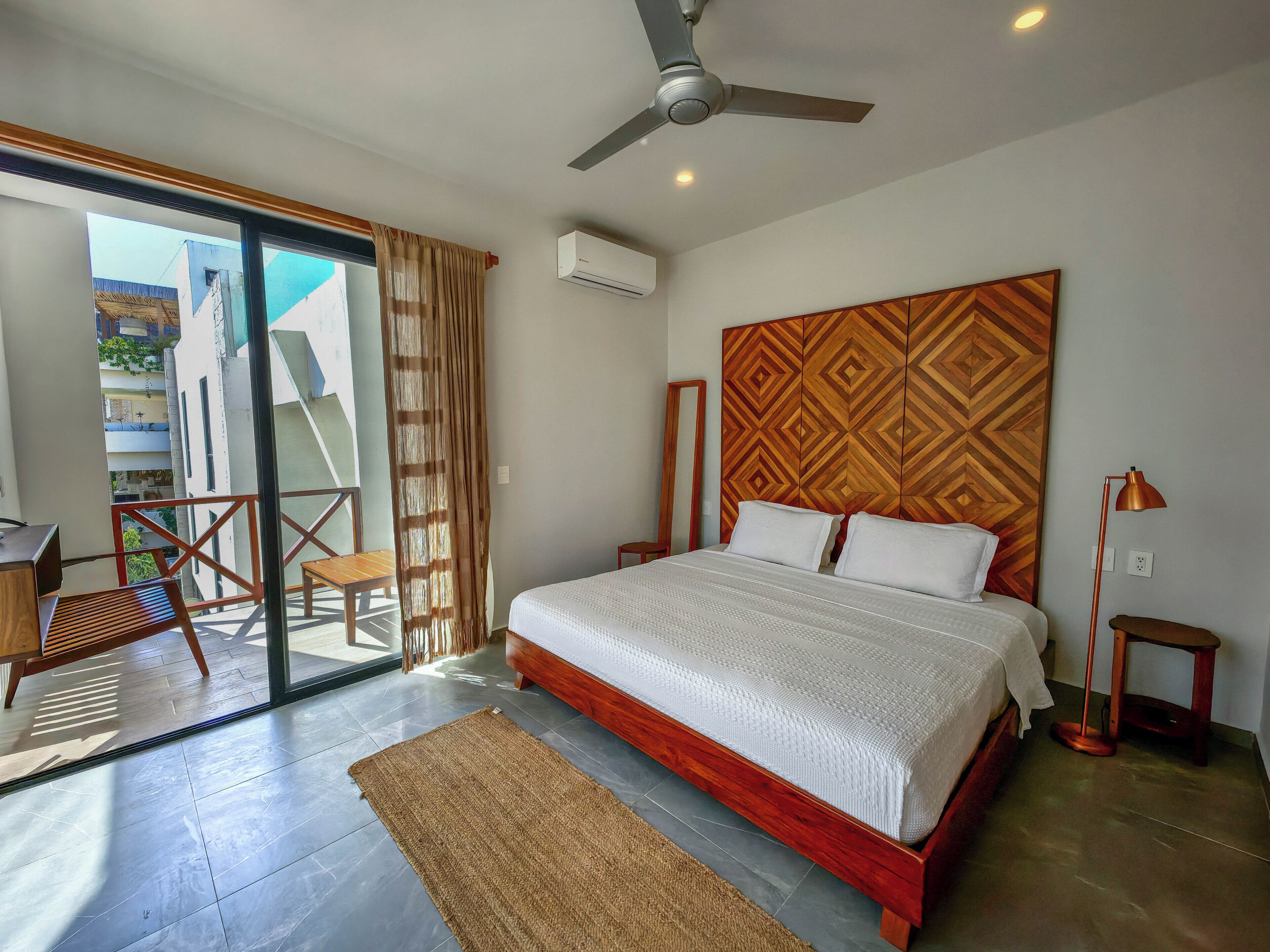 Economy Apartment, 1 King Bed with Sofa bed | Iron/ironing board, free cribs/infant beds, free WiFi, bed sheets