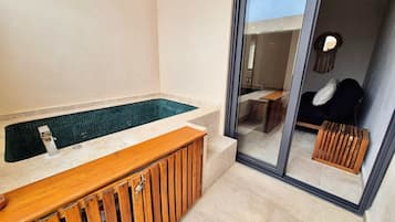 Standard Apartment, 4 Bedrooms, Balcony | Balcony
