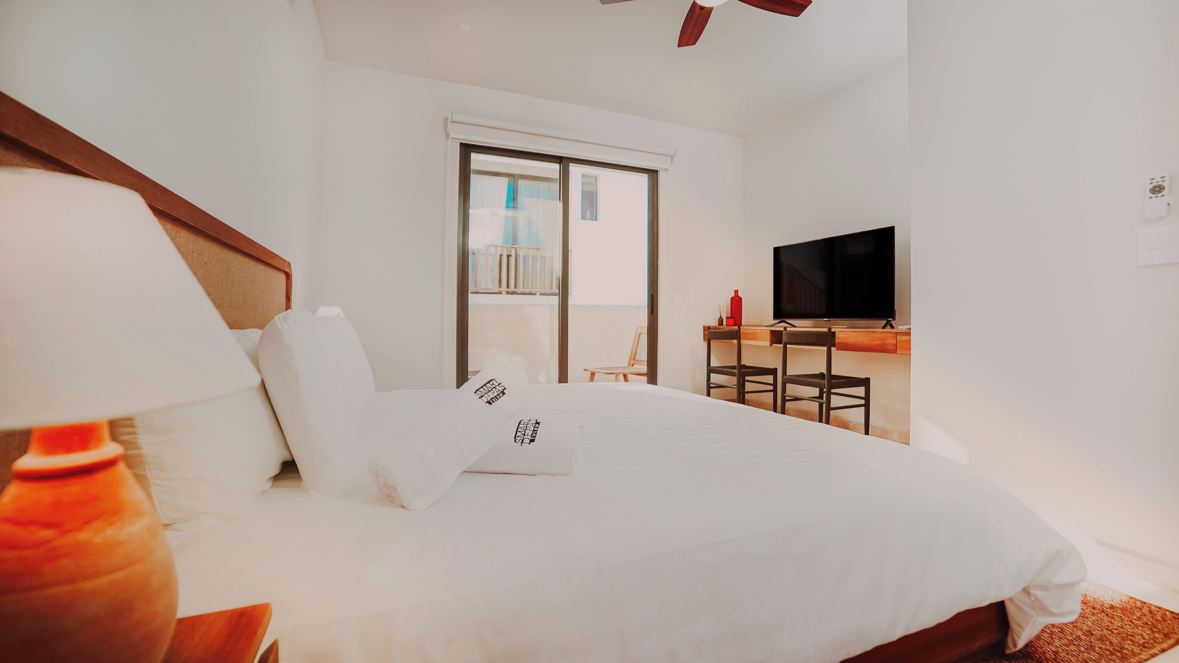 Deluxe Apartment, 6 Bedrooms, Balcony | Iron/ironing board, free cribs/infant beds, free WiFi, bed sheets