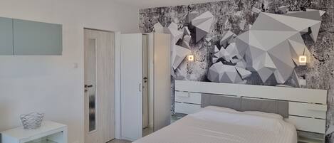 1 habitación, escritorio, tabla de planchar con plancha y wifi gratis