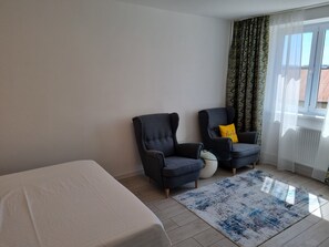 1 bedroom, desk, iron/ironing board, free WiFi
