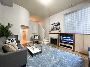 Smart TV, fireplace - GROUP LUX in Old Town/Gold Coast (+private roof) (Chicago)