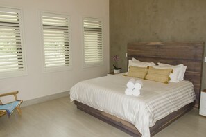 4 slaapkamers, een strijkplank/strijkijzer, wifi