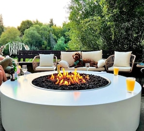 Outdoor spa tub - Boho Manor Resort - Room 28 (Monte Rio)