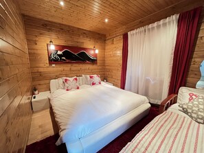 Nhà truyền thống | 4 phòng ngủ, trang trí khác biệt