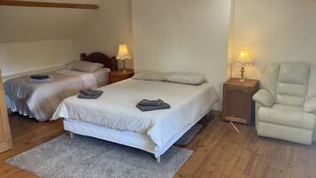 2 chambres, fer et planche Ă repasser, lit parapluie, Wi-Fi