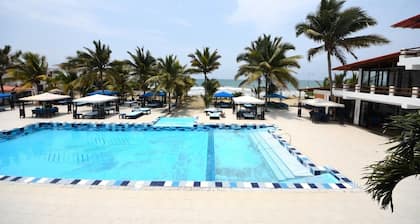 Charming Beachfront Hotel Room With Pool