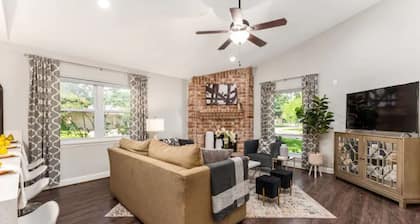 Family-Friendly Home Near Great Southwest Equestrian Center – Horse Show Special