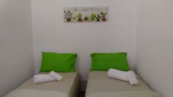 2 camere, ferro/asse da stiro, Wi-Fi gratuito, lenzuola