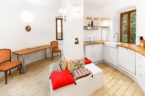 Private kitchen - Medieval apartment Juliette (Clarens)