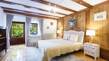 1 chambre, fer et planche à repasser, draps fournis