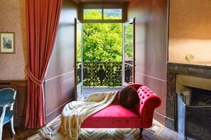 Interior - Antique apartment in the XV century Castle (Clarens)