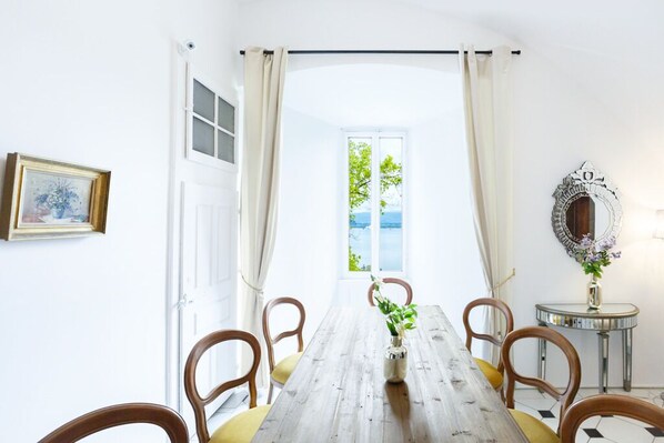 Dining - Authentic Middle Ages apartment in the Castle (Clarens)