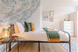 3 Schlafzimmer, Reisekinderbett, Internetzugang, Bettwäsche