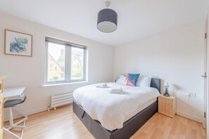 1 bedroom, Internet, bed sheets - Spacious 2BDR Flat in the Heart of West London (London)