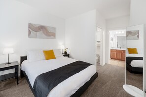 1 chambre, bureau, fer et planche à repasser, Wi-Fi