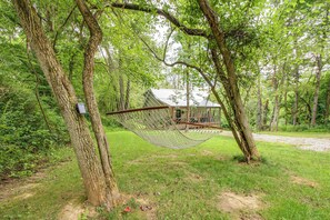 Property grounds - Idyllic Cabin in the Heart of Hocking Hills (Rockbridge)