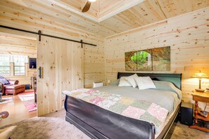 1 bedroom, desk, free internet, bed sheets