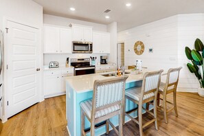 Fridge, microwave, oven, stovetop - Stunning, dog-friendly, panhandle home with central AC, patio, pool & 4 bikes (Port St. Joe)