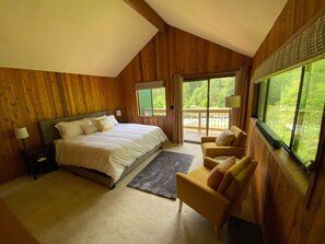 Room - Cozy 3-bedroom cabin on the river (Rhododendron)