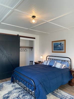 3 Schlafzimmer, Schreibtisch, Bügeleisen/Bügelbrett, Reisekinderbett