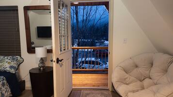 Una Smart TV, una chimenea