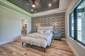 6 soverom, strykejern/-brett, wi-fi (inkludert) og sengetøy