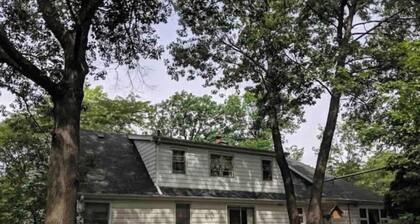 Coziest estate home 20 minutes to downtown