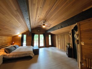 3 bedrooms, desk, free WiFi, bed sheets