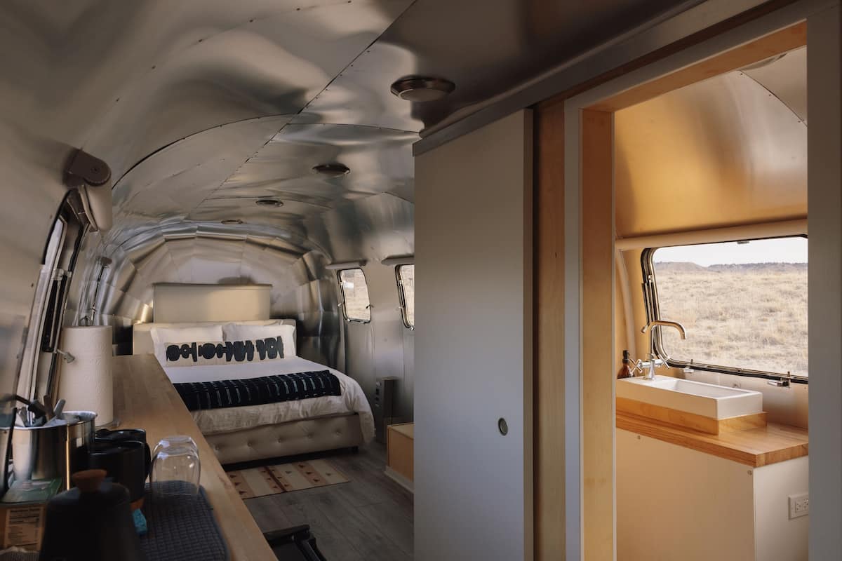 Prismatic Airstream | Bilik Mandi | Kelengkapan dandanan diri percuma, tuala disediakan, sabun, syampu