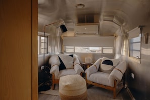 Andros Airstream | Area keluarga