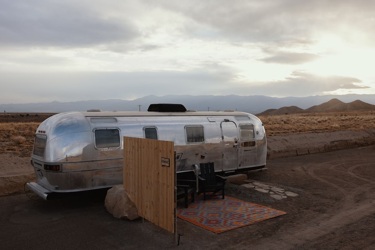 Bonaire Airstream | Dihias secara berasingan, dilengkapkan perabot secara berasingan