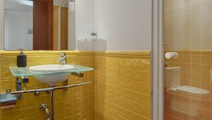 Uklassifisert bilde, 3 av 7, knapp