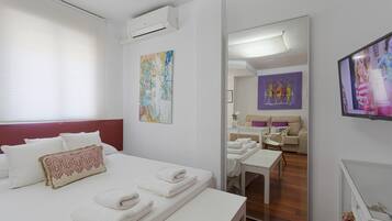 Iron/ironing board, free WiFi, bed sheets, wheelchair access