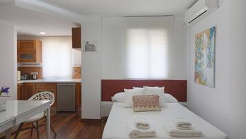 Iron/ironing board, free WiFi, bed sheets, wheelchair access