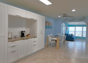 Interior - Adorable 2 Bedroom - Key Colony - Cabana Club - Dockage (Key Colony Beach)
