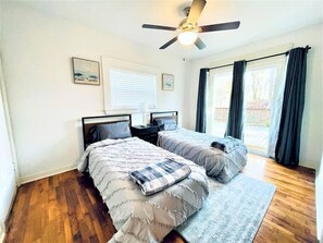 3 habitaciones, escritorio, tabla de planchar con plancha y wifi