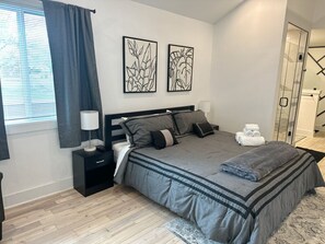 3 bedrooms, desk, iron/ironing board, free WiFi