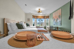 2 soverom, strykejern/-brett, wi-fi (inkludert) og sengetøy