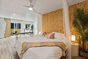 3 habitaciones, escritorio, tabla de planchar con plancha y wifi gratis