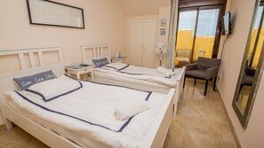 2 slaapkamers, een strijkplank/strijkijzer, gratis wifi, beddengoed