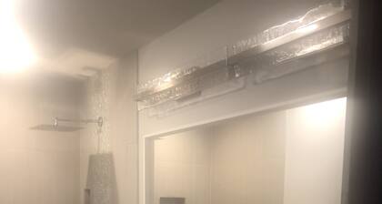 Mid term rental for business professions, close to hospitals.