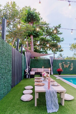 Outdoor dining