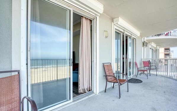 Terrace/patio - ⭐️Ocean Edge 402 Gorgeous Boardwalk Best Views/Sunrises⭐️ (Ocean City)