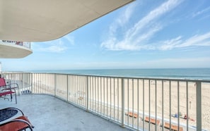 On the beach - ⭐️Ocean Edge 402 Gorgeous Boardwalk Best Views/Sunrises⭐️ (Ocean City)
